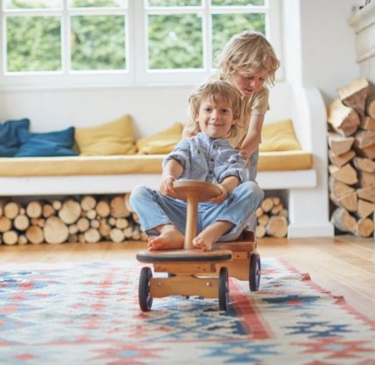 Behandlung und Veredelung von Holzobjekten Behandlung und Veredelung von Holzobjekten
