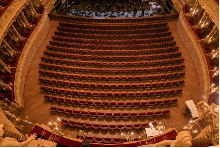 Eine Bodenrenovierung in der Ungarischen Staatsoper?